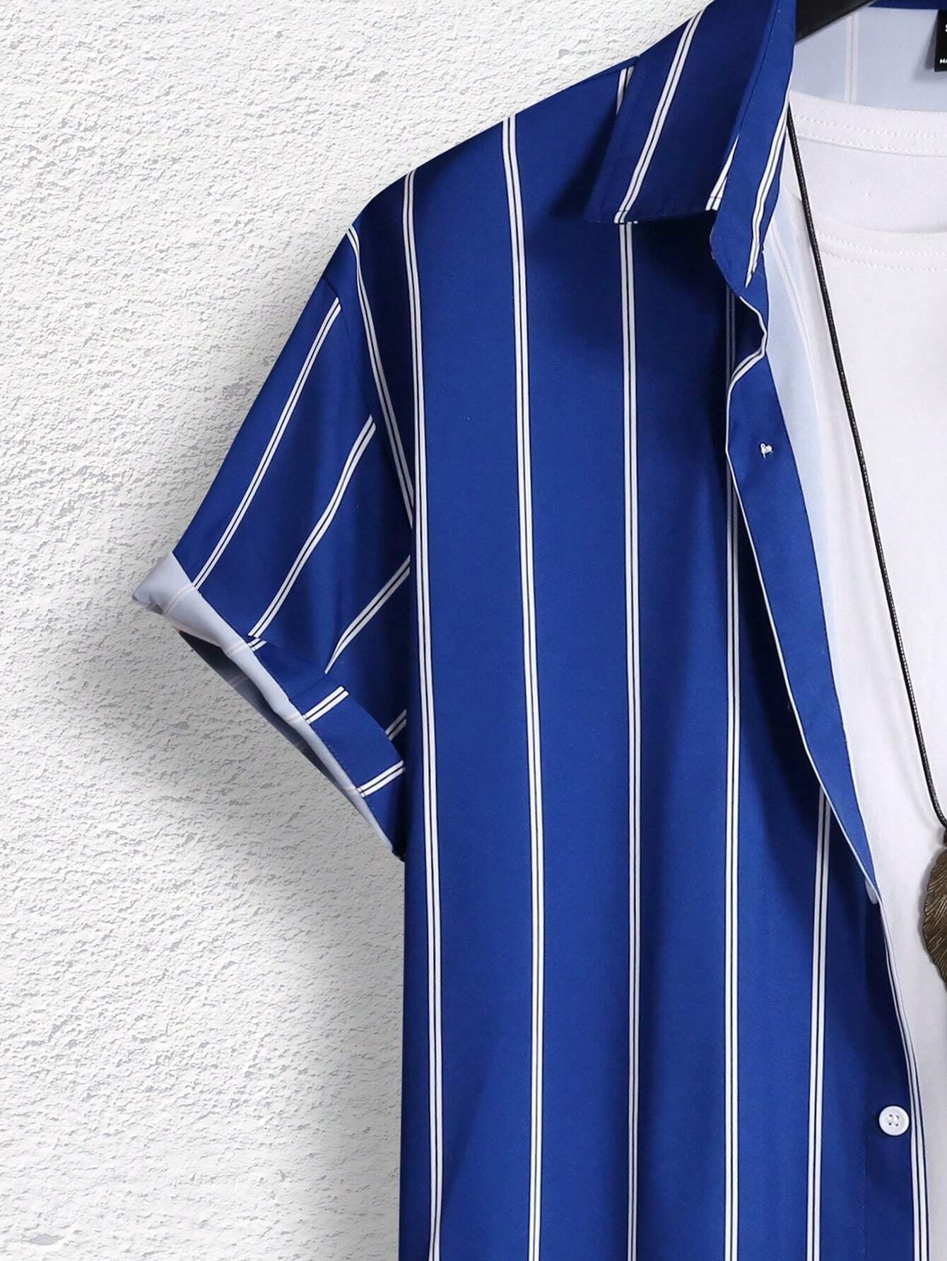 Manfinity Homme Men Striped Print Graphic Colorful Casual Short Sleeve Shirt without Tee, for Boyfriend Gift Stripe Shirt for Menroyal Blue Shirt Men, Blue Black and White Shirts Men, Men Stripe Shirt, Blue Striped Shirt, Men Short Sleeve Dress Shirt